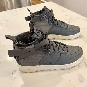 Nike SF Air Force 1 Mid - Gently Used